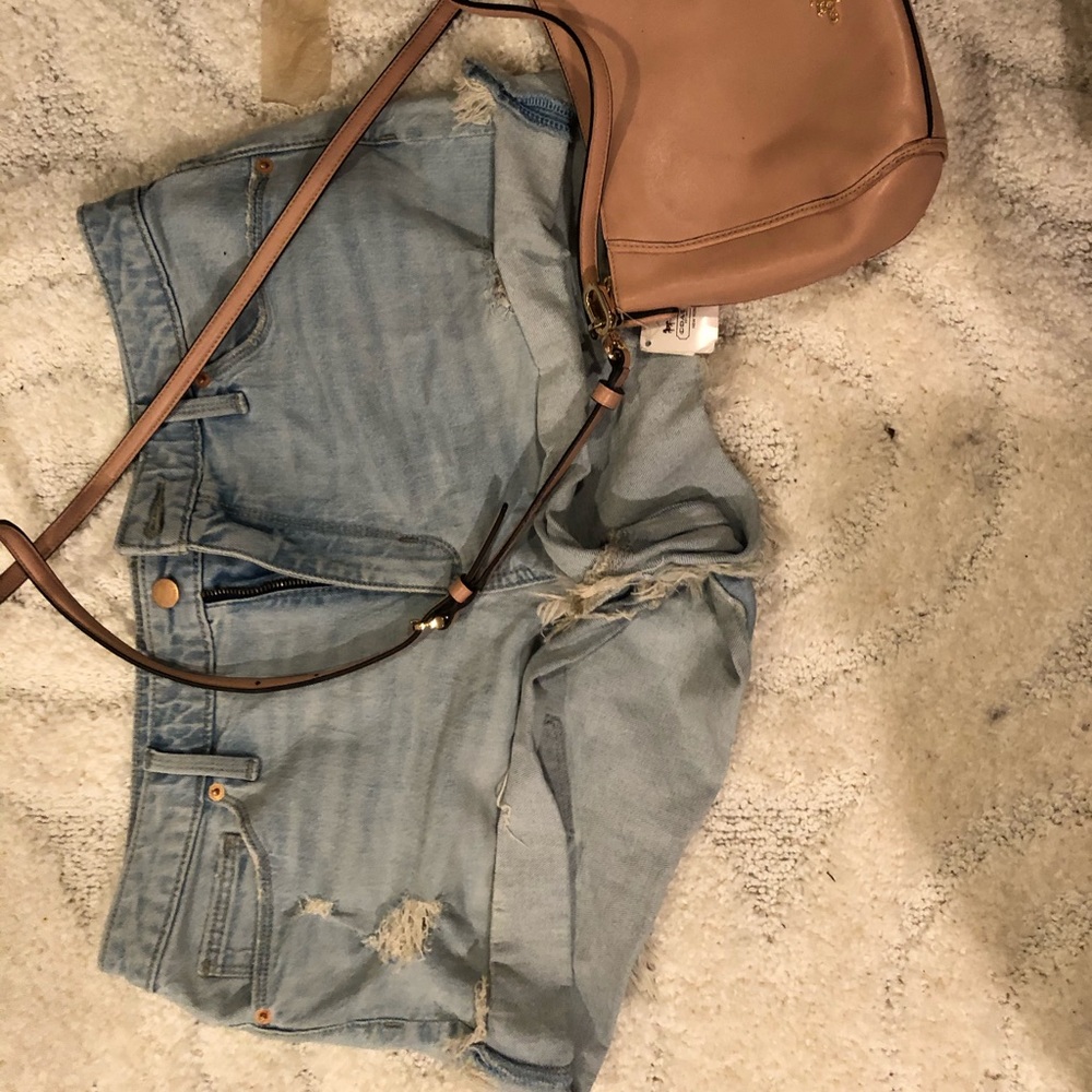 FRINGE JEAN SHORTS 🍒 N E W